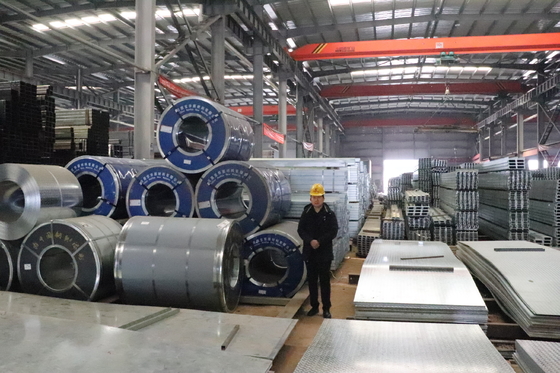 커스터마이징 가능한 2.3mm Hot-rolled Galvanized Pattern Plate 공사용 길이 6000mm