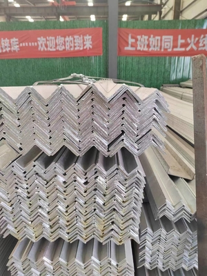 블랙 앵글 스틸 ASTM A36 A53 Q235 Q345 탄소 L 모양의 부드러운 스틸 앵글 바