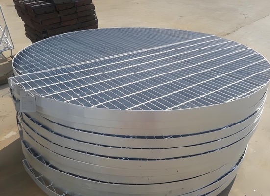 50mm Pitch 및 ISO9001 인증과 함께 젤로화 된 강철 막대기 바닥 Grating Walkway