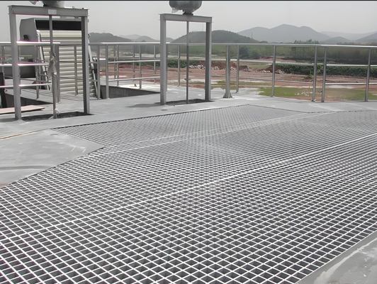 ISO9001 인증을 받은 금속 건축물 가설제철 막 grate Walkway 은